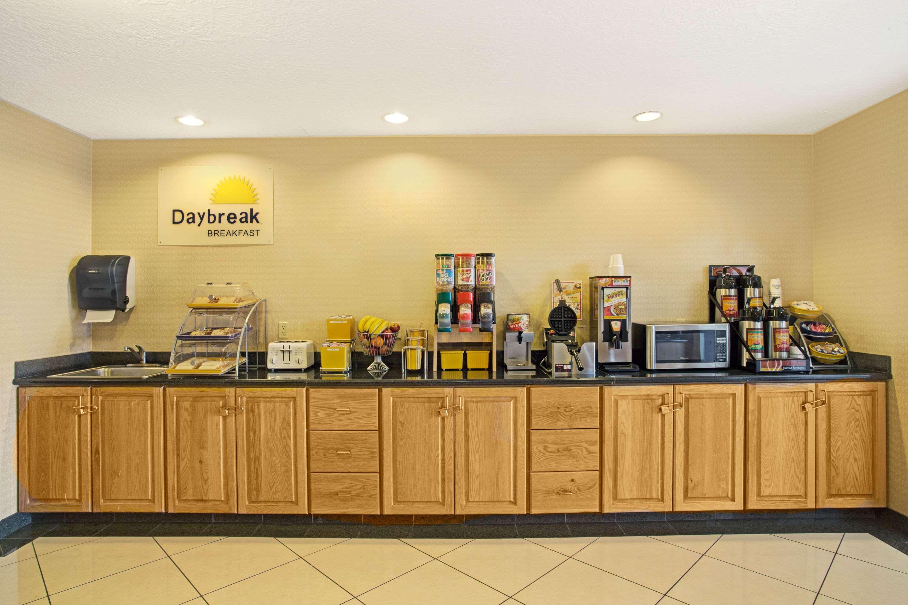 Days Inn By Wyndham Brigham City Eksteriør billede