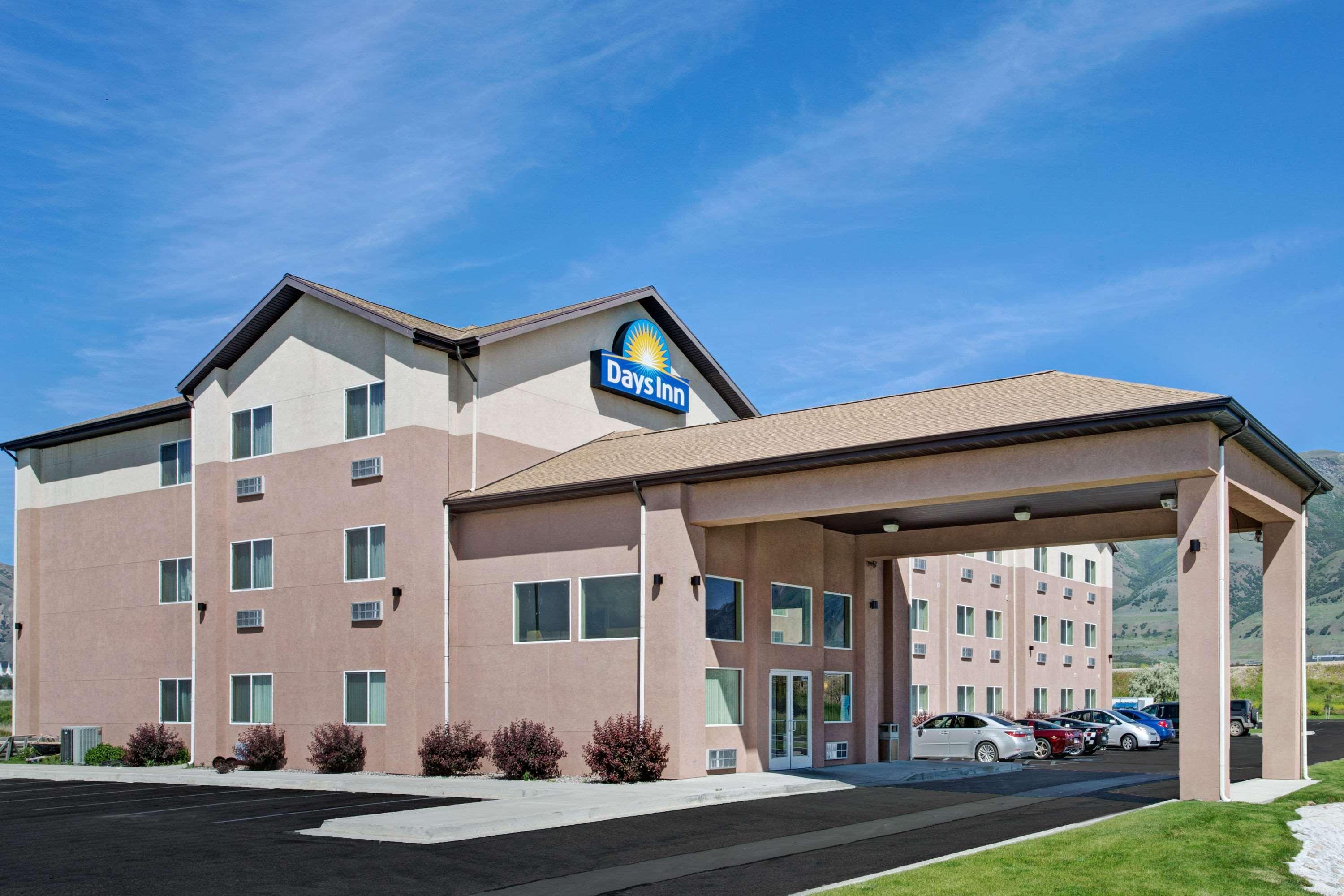 Days Inn By Wyndham Brigham City Eksteriør billede