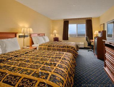 Days Inn By Wyndham Brigham City Værelse billede