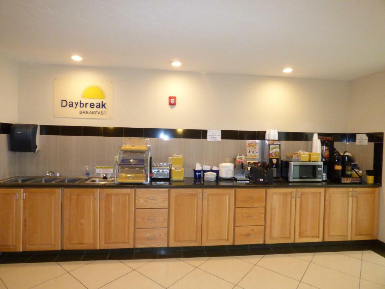 Days Inn By Wyndham Brigham City Eksteriør billede